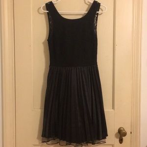Vintage Lace Satin Pleated open-back dress S/M
